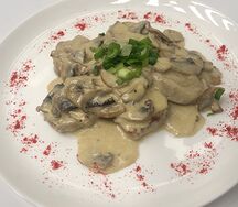 Мясо с грибным соусом