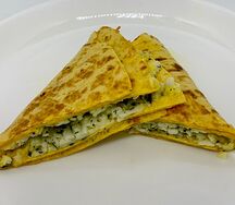 Кесадилья с сыром и песто