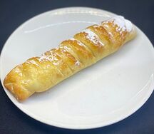Булочка с шоколадом
