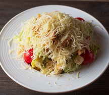 Салат Цезарь с курицей