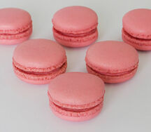Десерт Macaron Клубничный