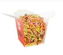 Цветная лапша без овощей с курицей и кукурузой