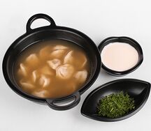 Пельмени с бульоном