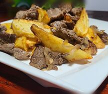 Картофель по-деревенски с мясом