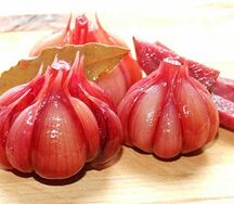 Маринованный чеснок