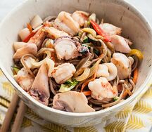 Лапша соба с морепродуктами
