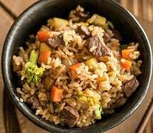 Рис, жаренный с говядиной и овощами