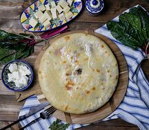 Осетинский пирог с сыром и свекольными листьями (Сахараджин)