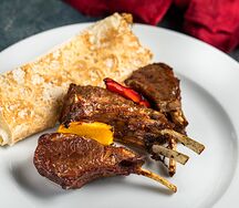 Корейка ягнёнка с пряностями