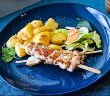 Жареный куриный шашлычок с картофелем