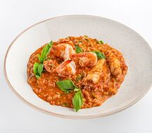 Ризотто с креветками и кальмарами