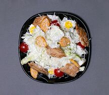 Салат Цезарь с курицей