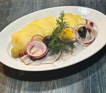 Селедка с отварным картофелем