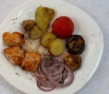 Куриная грудка с овощами