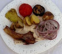 Каре ягненка с овощами