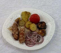 Люля кебаб из курицы с овощами