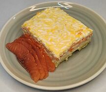 Салат «Мимоза» с копченой форелью