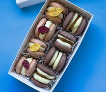 Сет макарон Морковный торт, Печенье топлёное молоко S