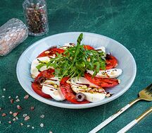 Капрезе с таджикскими маслинами