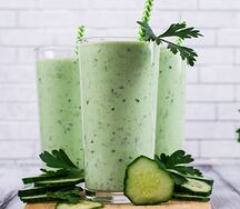 Айран с огурцом и зеленью