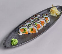 Ролл лосось-авокадо