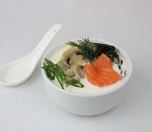 Сливочный суп с лососем