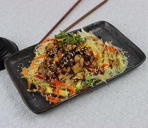 Фунчоза с морепродуктами в устричном соусе