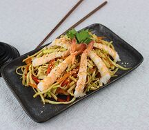 Удон с креветками терияки