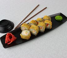 Горячий ролл с крабом