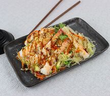 Фунчоза с креветками в устричном соусе