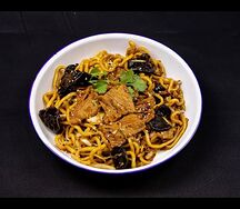 Чайна лапша с овощами и грибами муэр