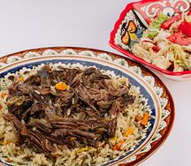 Плов с говядиной и уйгурским салатом