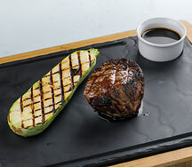 Медальон из мраморной говядины