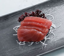 Сашими Тунец