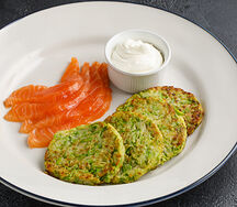 Оладьи из цукини с лососем