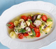 Салат с осьминогом