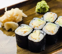 Ролл с авокадо