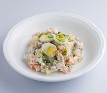 Салат оливье с колбасой