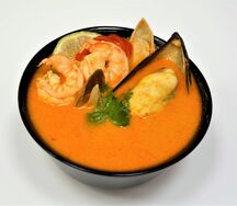 Суп Том Ям с рисом на пару