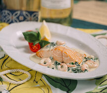 Филе лосося с креветками