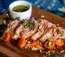 Тальята из свинины с рагу из черри