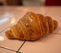 Круассан с кремом