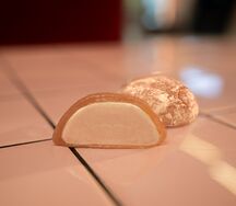 Моти малиновый чизкейк