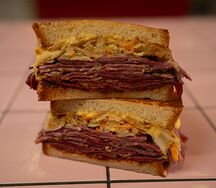 Сэндвич с пастрами