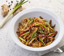 Лапша со свининой и овощами