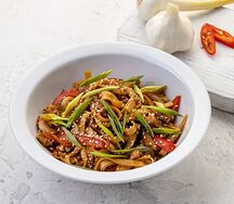 Лапша с курицей и овощами