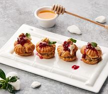 Профитроли с паштетом из куриной печени