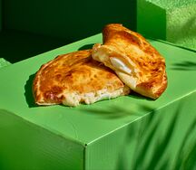 Хачапури по-гурийски с рубленым яйцом