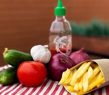 Картофель фри маленький и соус на выбор