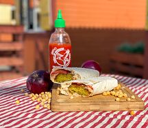 Ролл с фалафелем